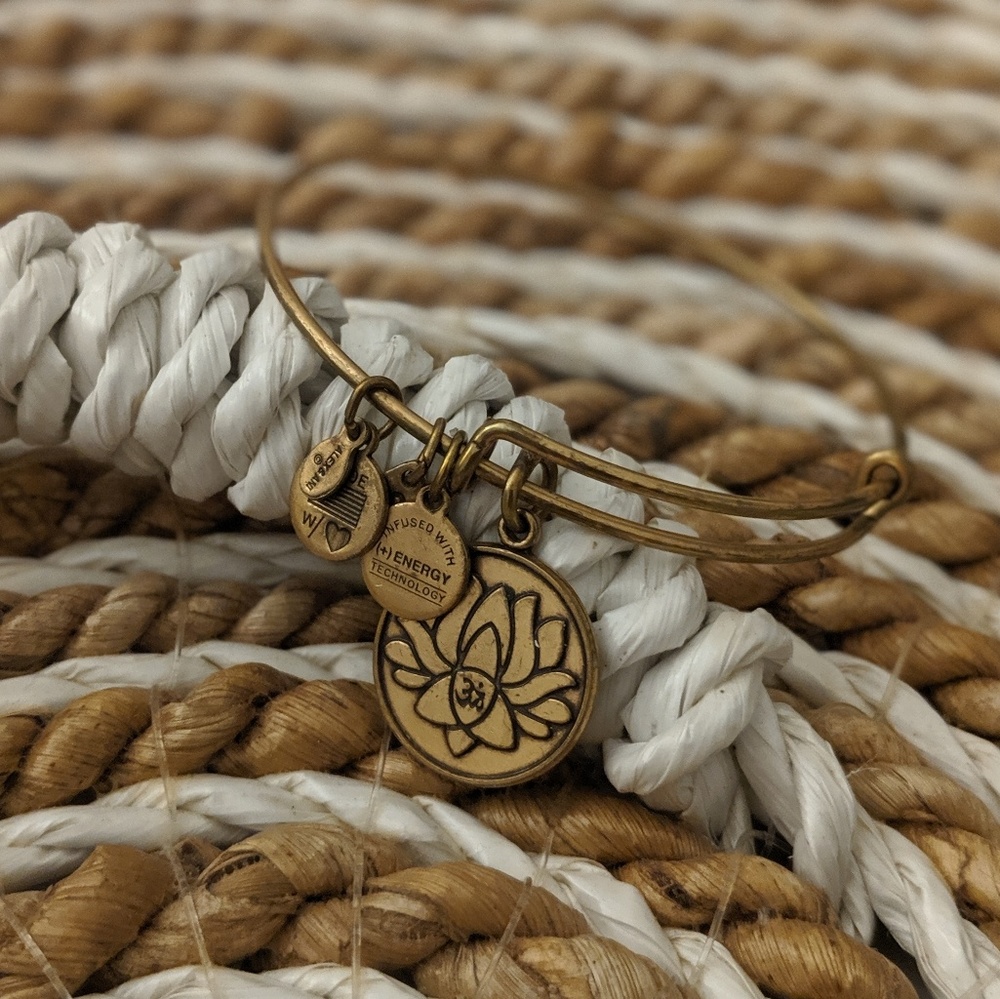 Lotus💮Alex And Ani
